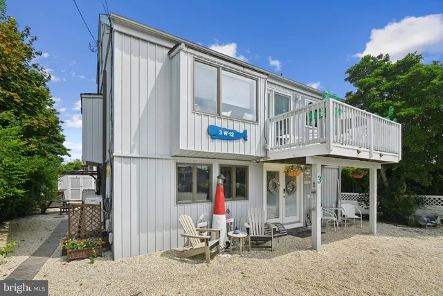 3 W  12th St, Barnegat Light, NJ 08006