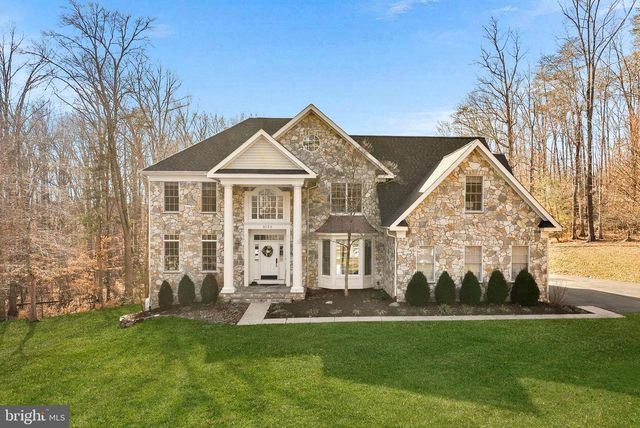 8138 Rondelay Ln, Fairfax Station, VA 22039
