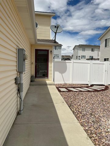2733 Bastion Dr, Rock Springs, WY 82901