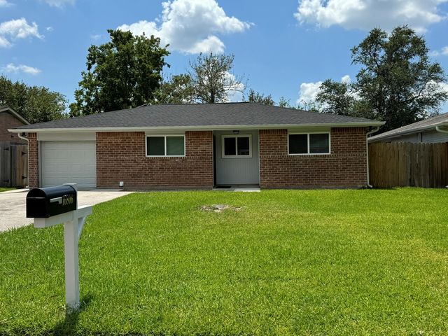 16806 Tibet Rd, Friendswood, TX 77546