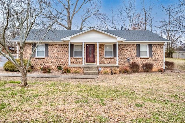 704 Wildwood Dr, Russellville, KY 42276