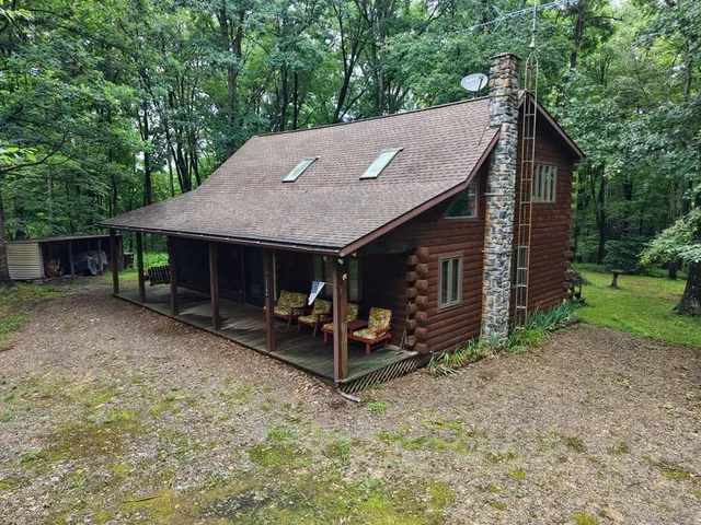 17706 Hemlock Ridge Rd, Broad Top, PA 16621