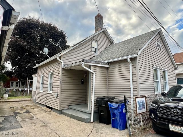 2104 W  34th Pl, Cleveland, OH 44113