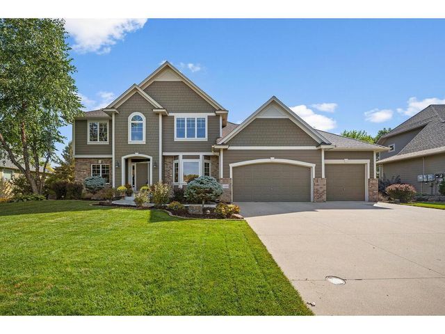 11686 Azure Ln, Inver Grove Heights, MN 55077