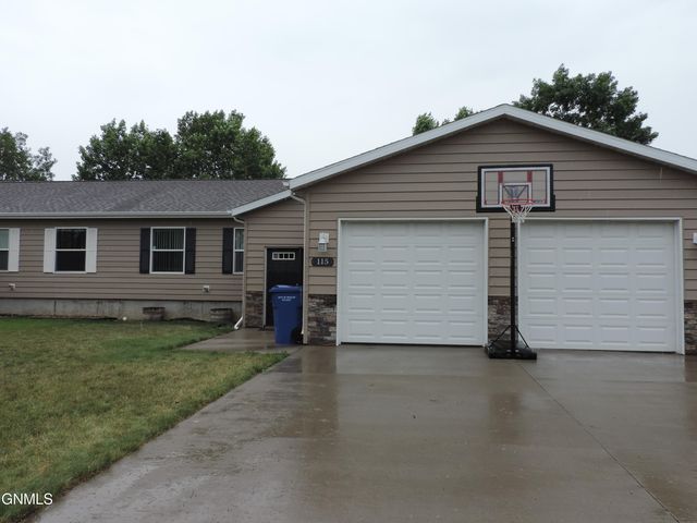 115 16th St NW, Beulah, ND 58523