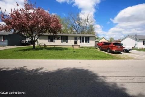 53 Vernon St, Eminence, KY 40019