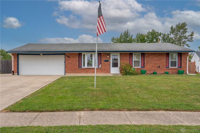 7209 Serpentine Dr, Huber Heights, OH 45424