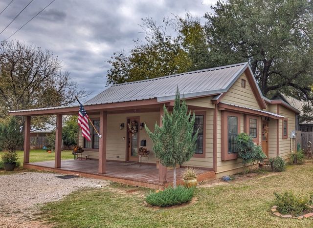 400 S  Eastland, Iredell, TX 76649