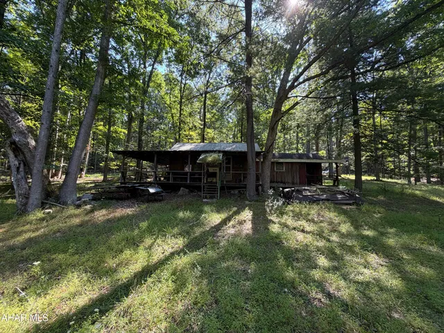 1561 Beaver Dam Rd, Hollidaysburg, PA 16648