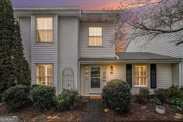1434 Hampton Glen Ct, Decatur, GA 30033