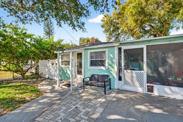 4496 Star St N, Saint Petersburg, FL 33709