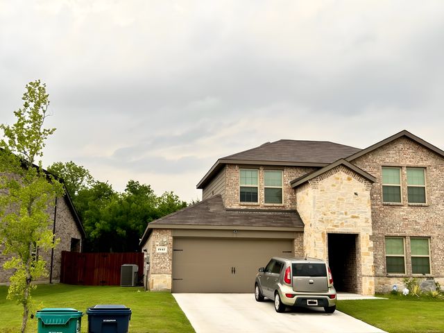 2117 Rustling Oaks Dr, Denton, TX 76209