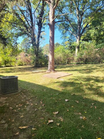 3 Barbara Dr, Little Rock, AR 72204