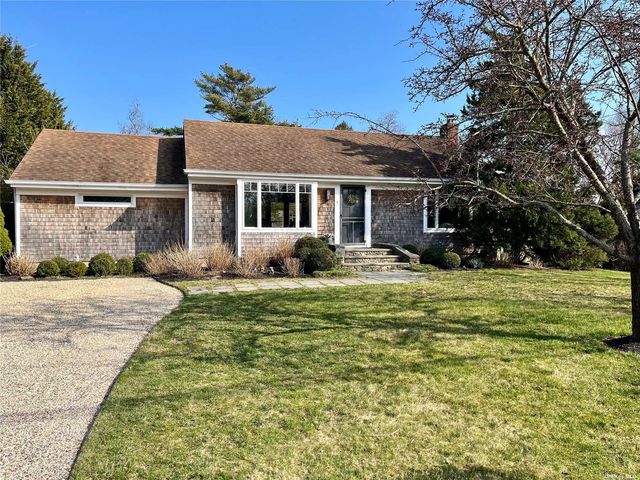 3 Walker Court, East Quogue, NY 11942