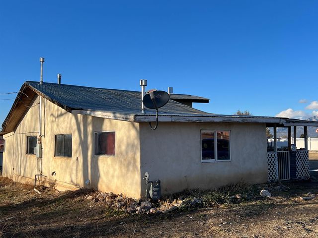 12 Ranchos Elementary Rd, Ranchos De Taos, NM 87557
