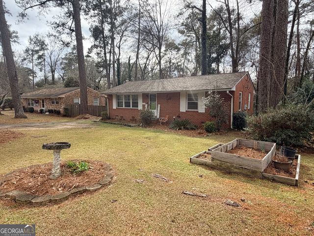 2554 Huntington Dr, Macon, GA 31204