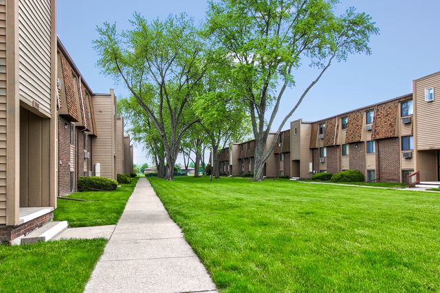 1302 Brookview Dr #c81ae74b4, Toledo, OH 43615