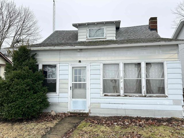 8818 E  Hatchery Rd, Syracuse, IN 46567