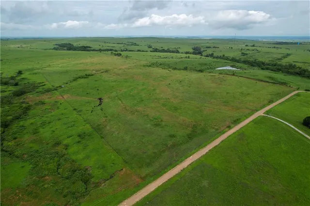 Tallgrass Rd, Manhattan, KS 66502
