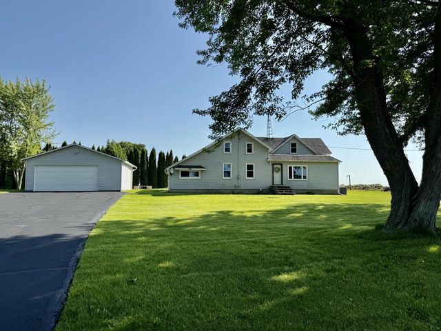 W2989 Farmersville ROAD, Mayville, WI 53050