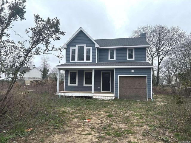 428 Americus Ave, East Patchogue, NY 11772