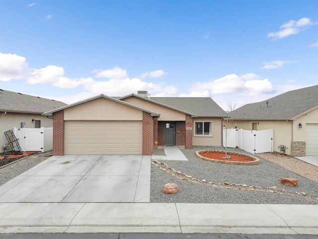 3037 Red Pear Dr, Grand Junction, CO 81504