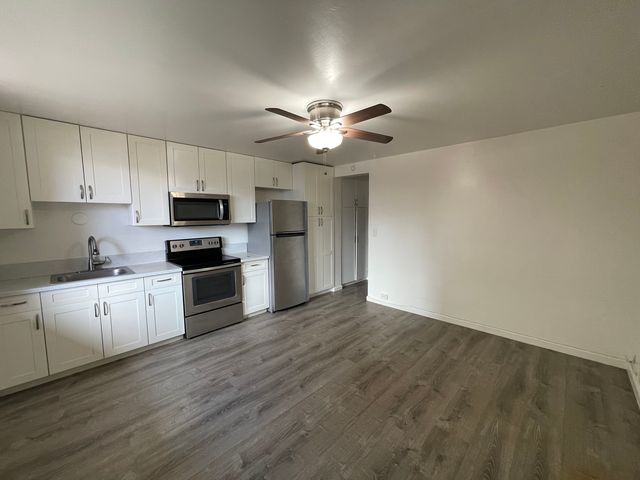 2048 S  Beretania St #B, Honolulu, HI 96826