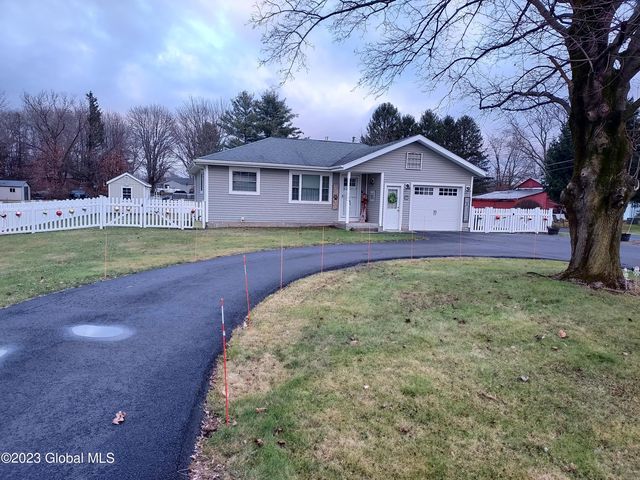 89 Middletown Road, Waterford, NY 12188