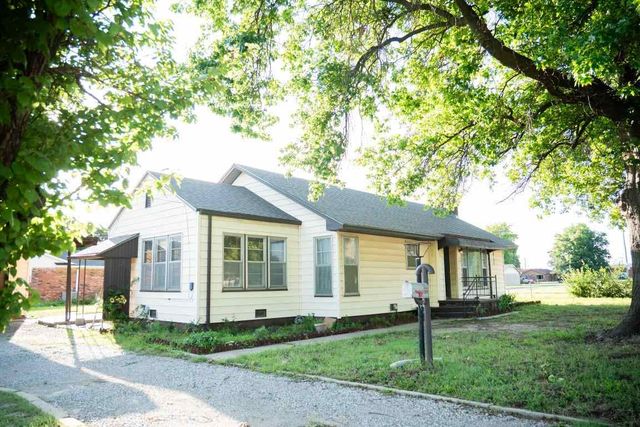 1103 N  Main St, Tonkawa, OK 74653