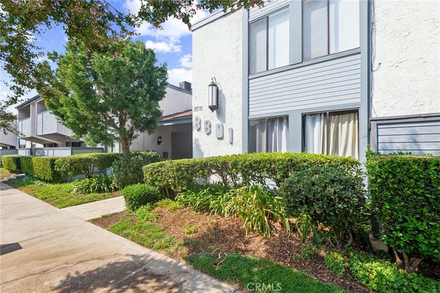 8801 Independence Ave #19, Canoga Park, CA 91304