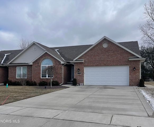 16 Crabtree Ct, Swanton, OH 43558