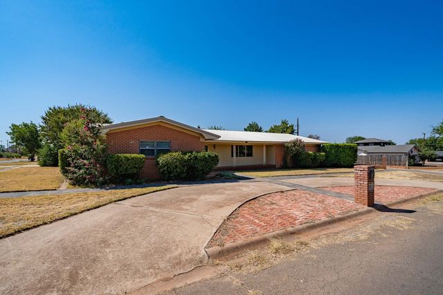 110 E  McArthur St, Rotan, TX 79546