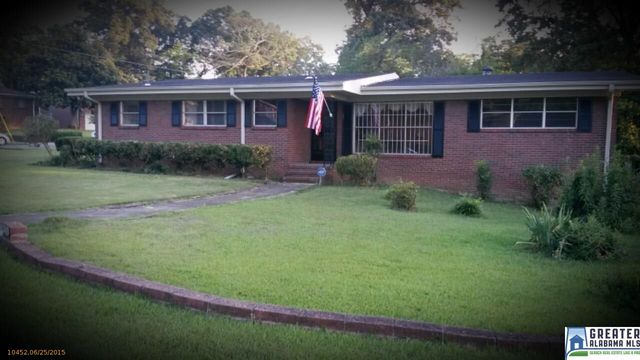 6608 Cherokee Dr, Fairfield, AL 35064