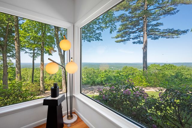 29 Montevideo Road, Avon, CT 06001