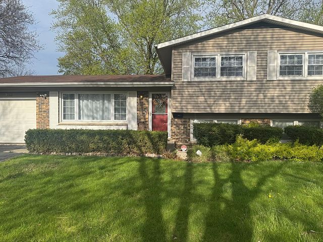 318 W  Hackberry Dr, Arlington Heights, IL 60004