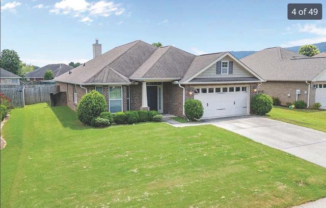 6906 Breyerton Way SE, Owens Cross Roads, AL 35763