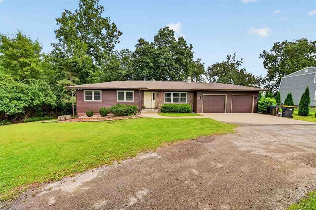 164 Hummingbird Ln, Iowa City, IA 52245
