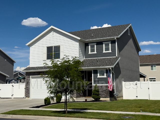 3565 S  Water Lilly Ln, Syracuse, UT 84075