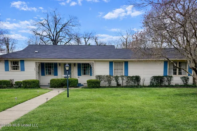 301 W  Harding Ave, Greenwood, MS 38930