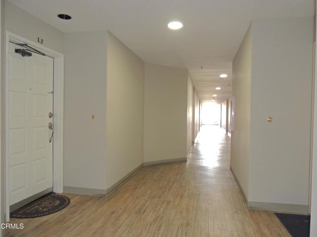 865 S  B St #L2, Oxnard, CA 93030