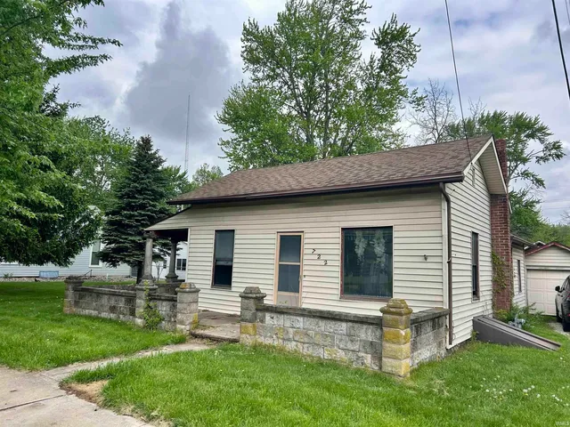 722 W  Market St, Warsaw, IN 46580