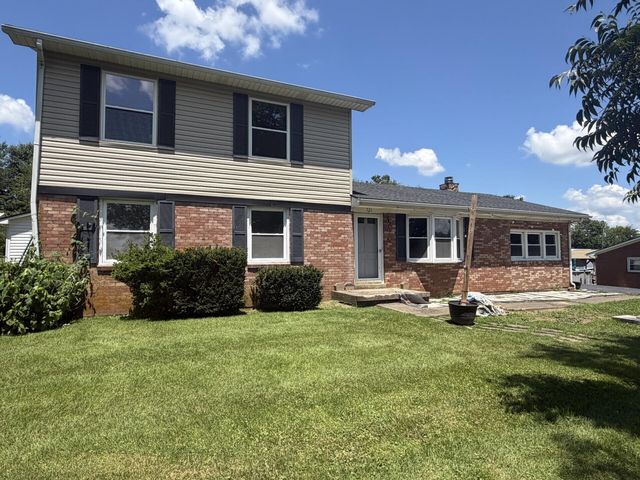 721 Wayland Dr, Winchester, KY 40391
