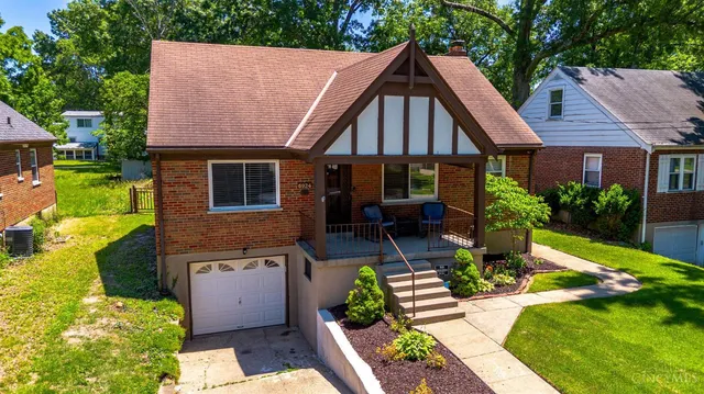 6924 Rob Vern Dr, Cincinnati, OH 45239