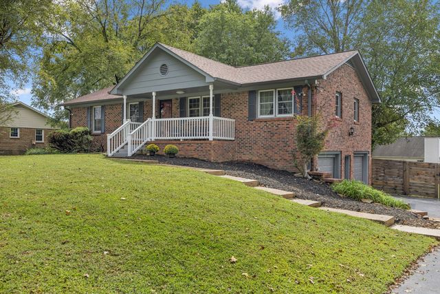 108 Walnut Dr, Columbia, TN 38401