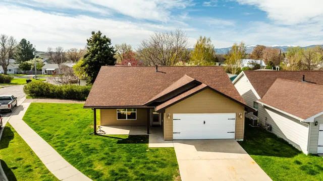 42 N  Carlin St, Sheridan, WY 82801
