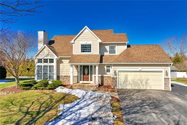 127 Twin Oak Dr, Rochester, NY 14606