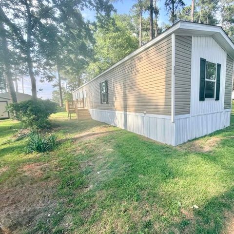116 Lucy Ln, Raeford, NC 28376