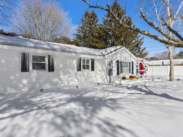 3 Gerard Ave, East Freetown, MA 02717