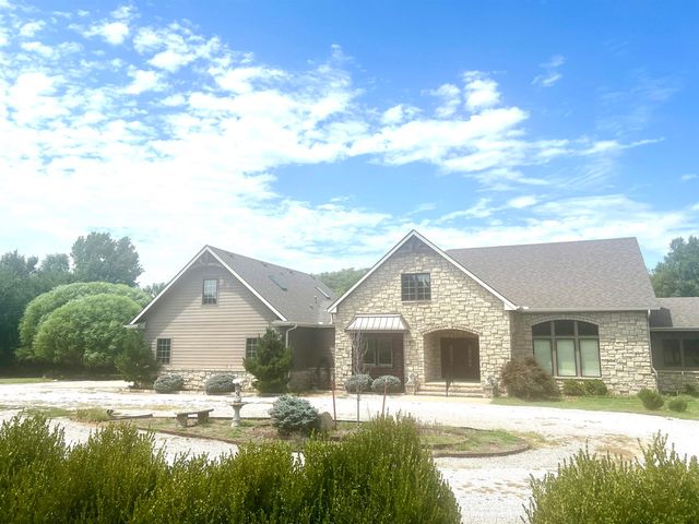 2000 E  Madison Rd, Arkansas City, KS 67005