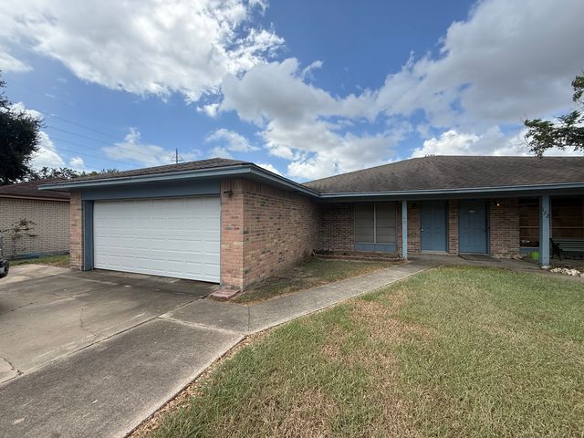 120 & 122 Saluria Pl #122, Pt Lavaca, TX 77979